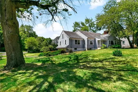 18 Stonehouse Road Scarsdale NY 10583