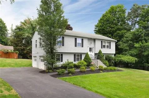 3571 Cooper Street Mohegan Lake NY 10547