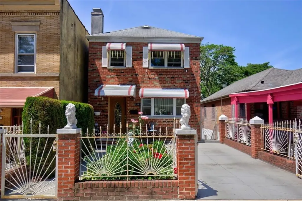 1833 Matthews Avenue Bronx NY 10462
