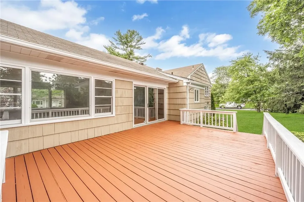 16 Bonwit Road Rye Brook NY 10573