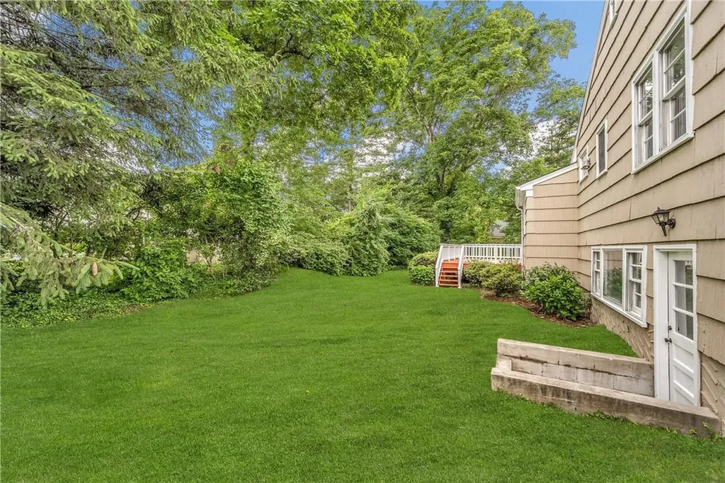 16 Bonwit Road Rye Brook NY 10573