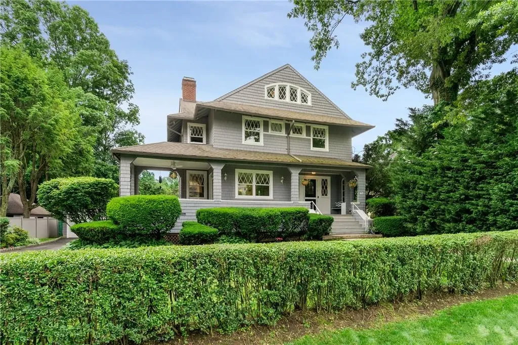 62 Tanglewylde Avenue Bronxville NY 10708