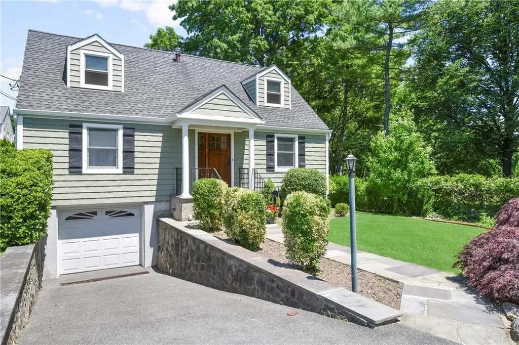 405 Edward Place Mamaroneck NY 10543