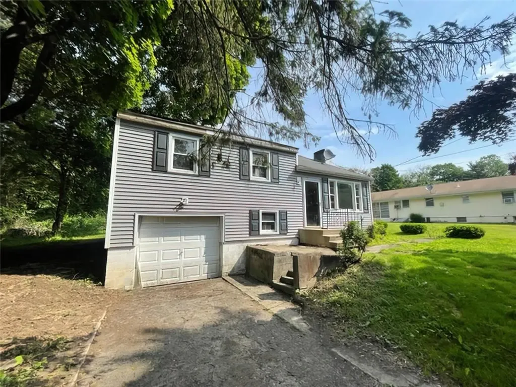 7 Lyons Drive Poughkeepsie NY 12601