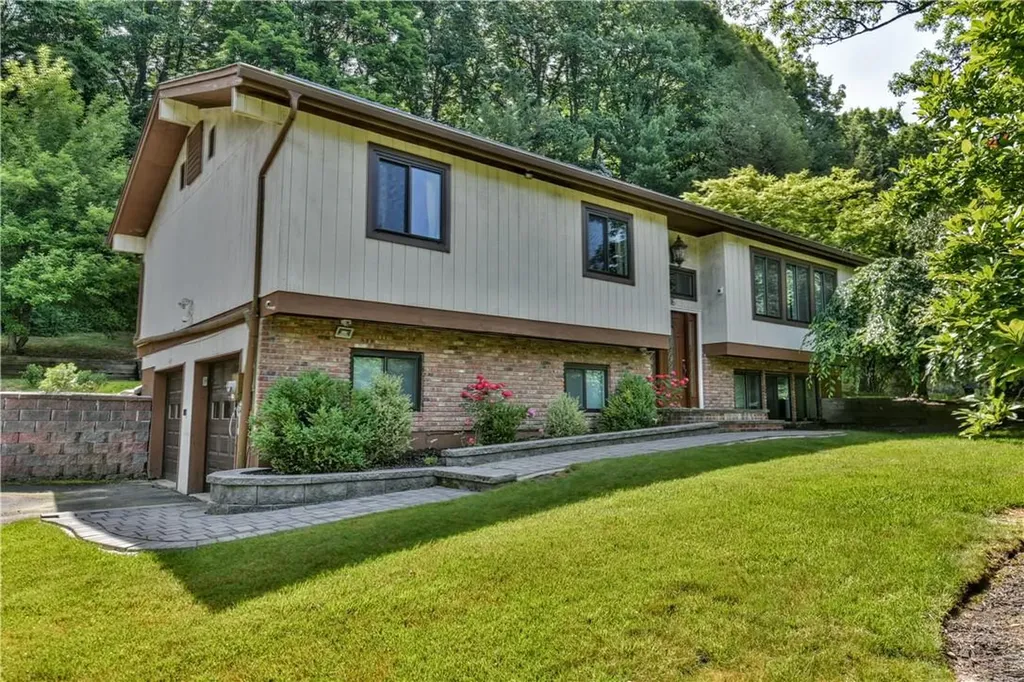 16 Brookside Drive Pomona NY 10970