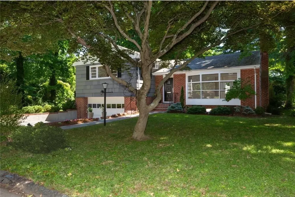 102 Eton Road Bronxville NY 10708