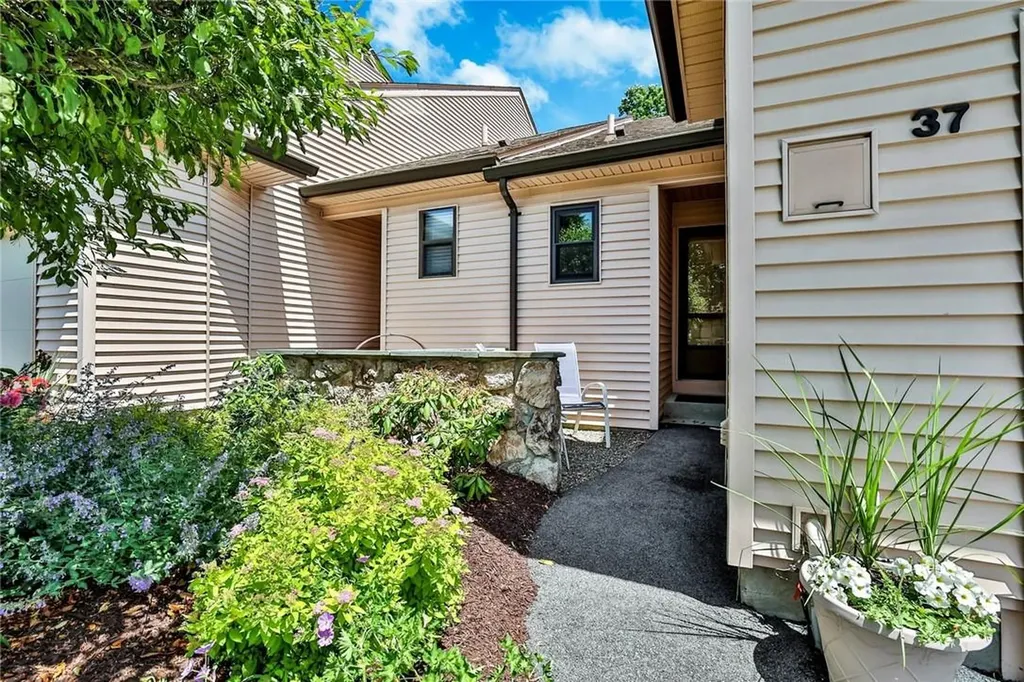 37 Hudson Watch Drive Ossining NY 10562