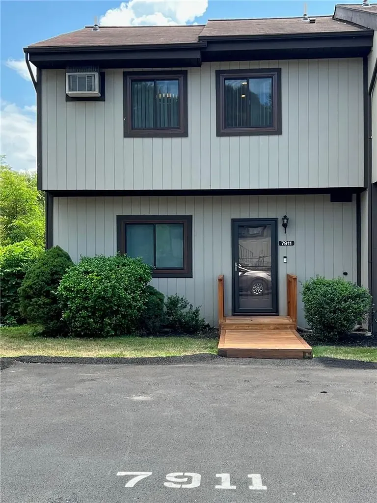 7911 Chelsea Cove N Hopewell Junction NY 12533