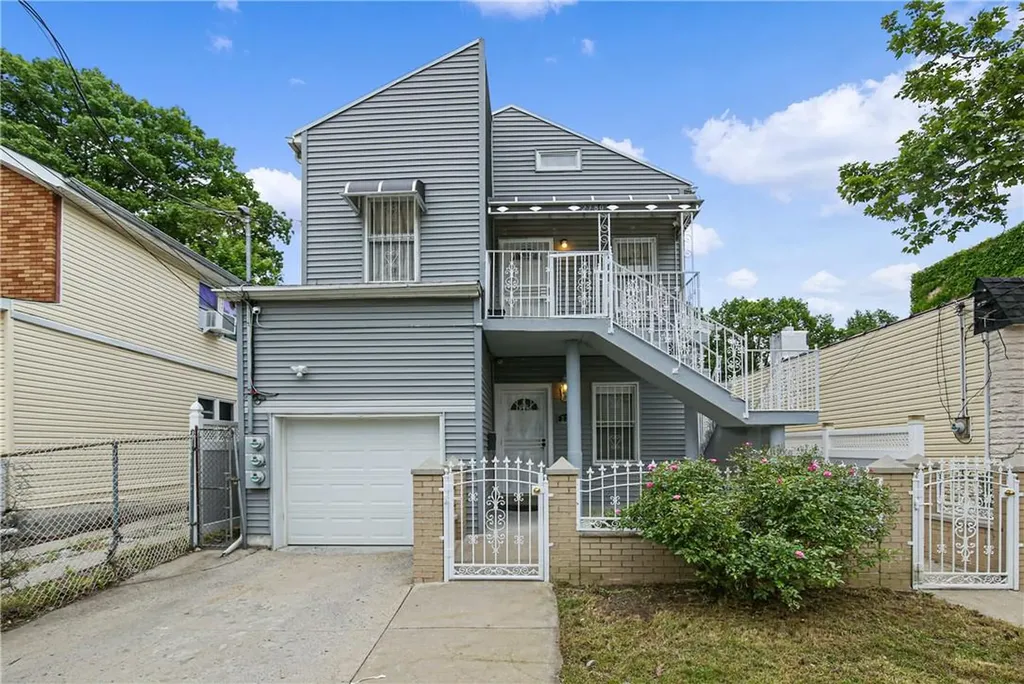 2780 Sexton Place Bronx NY 10469