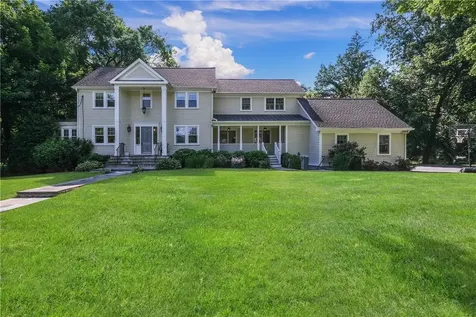 19 Little John Place White Plains NY 10605