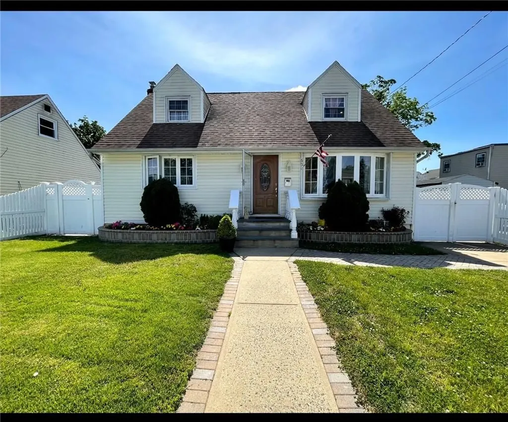 65 Hansom Place Roosevelt NY 11575