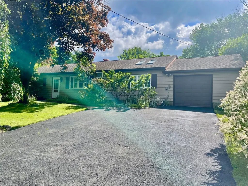 4 Louise Place Nanuet NY 10954