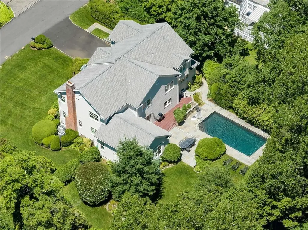8 Split Tree Road Scarsdale NY 10583
