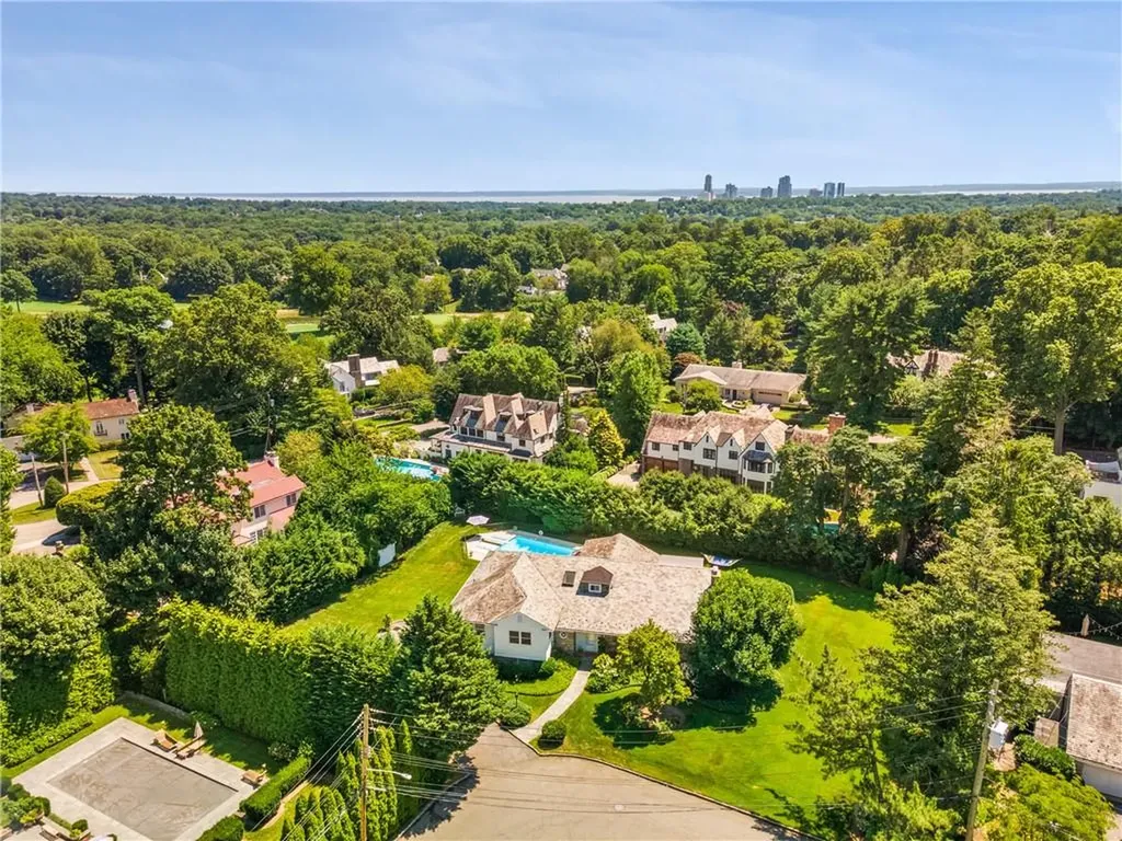 5 Paddington Circle Bronxville NY 10708