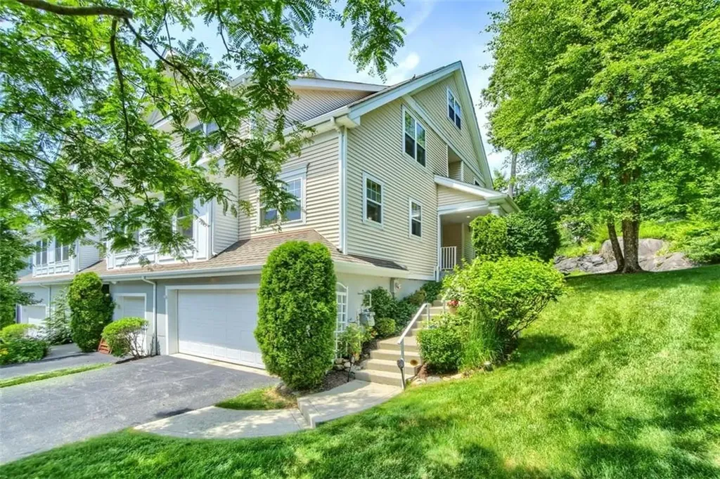 123 Underhill Lane Peekskill NY 10566
