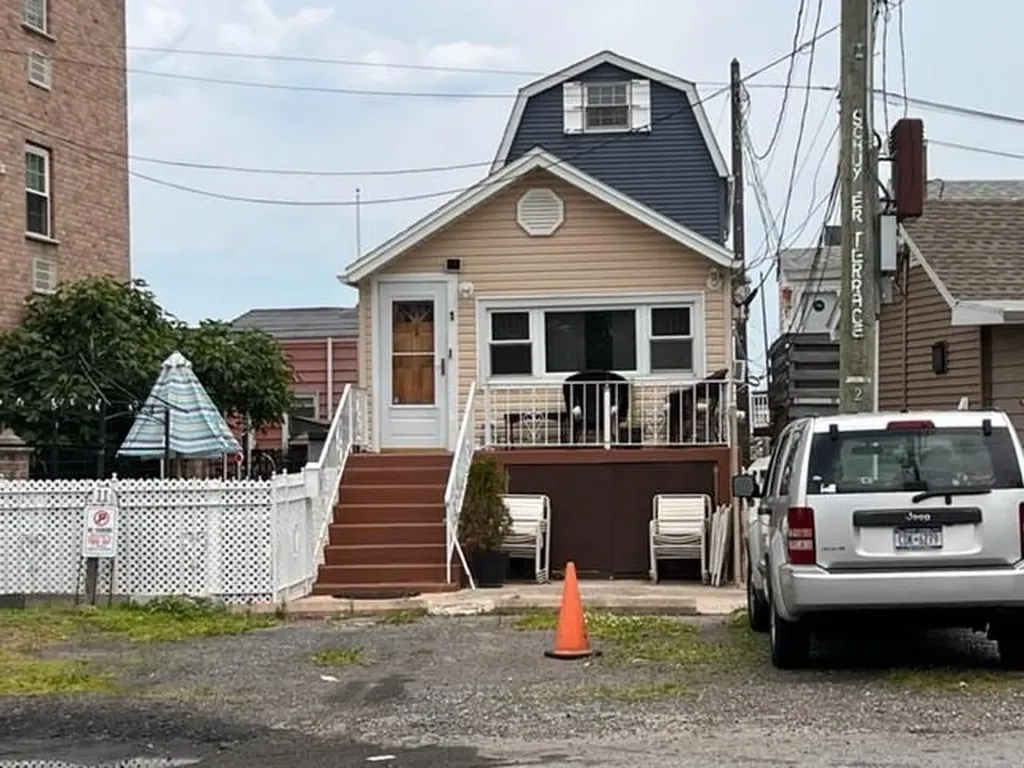 1 Schuyler Terrace Bronx NY 10465