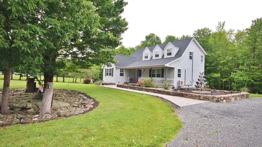 24 Chestnut Lane Montgomery NY 12549