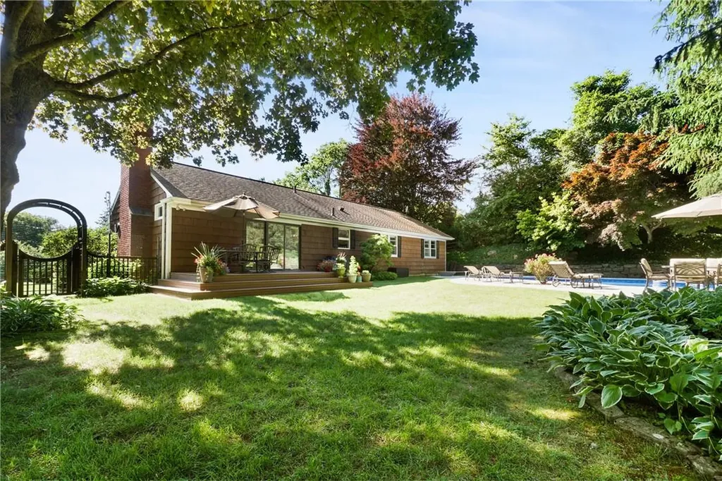 8 Jeanne Place Armonk NY 10504