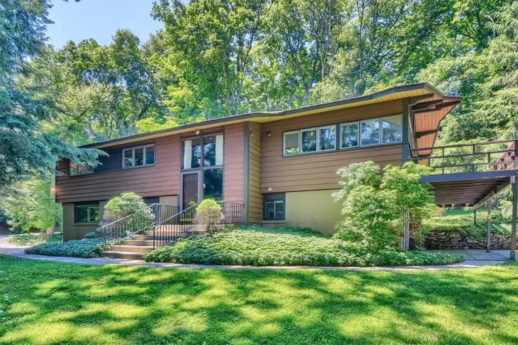 10 Hopp Ground Lane Bedford NY 10506