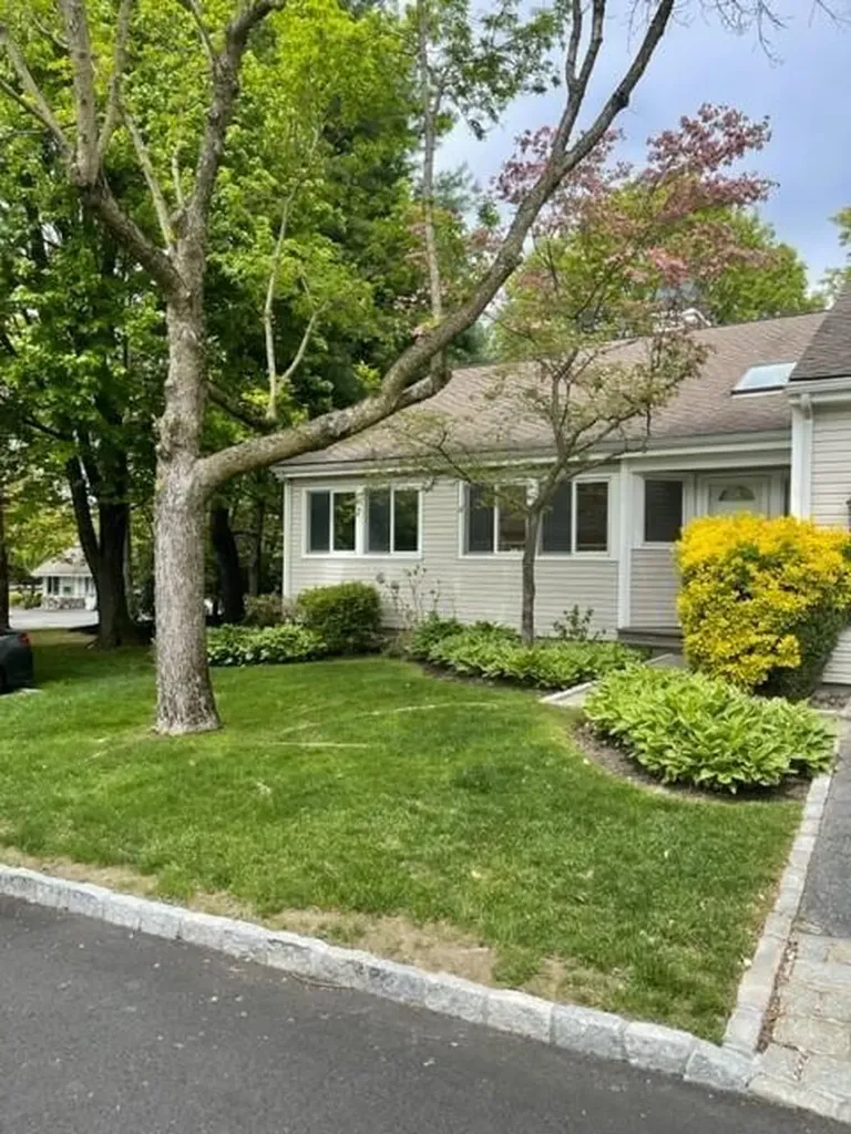 133 Winchester Drive Yonkers NY 10710