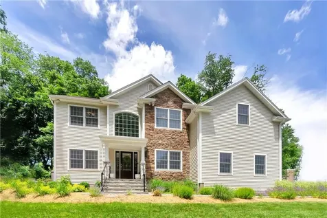 9 Edwyn Court Tappan NY 10983