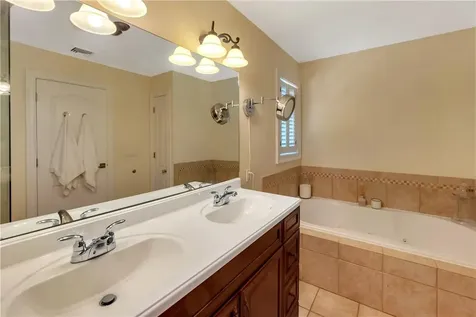 9 Edwyn Court Tappan NY 10983