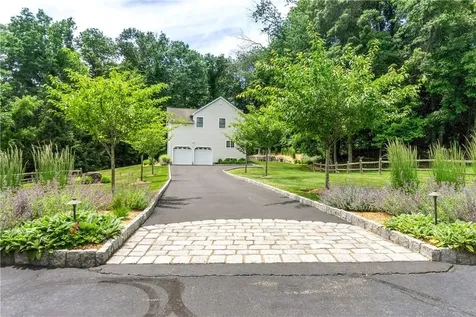 9 Edwyn Court Tappan NY 10983