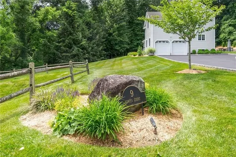 9 Edwyn Court Tappan NY 10983