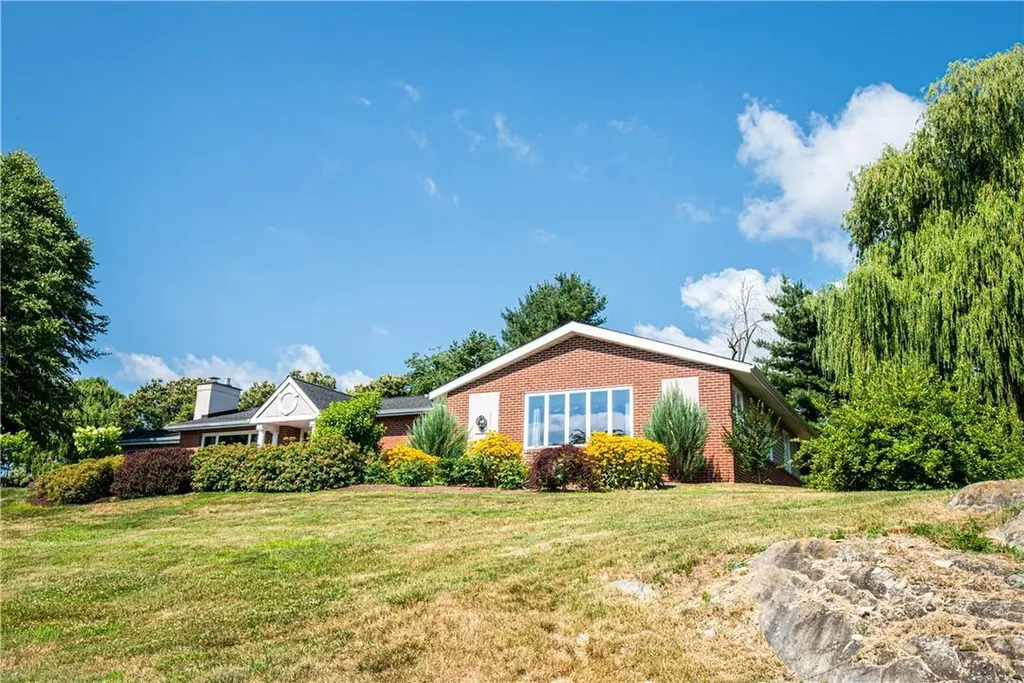 28 Cubbard Drive Milton NY 12547