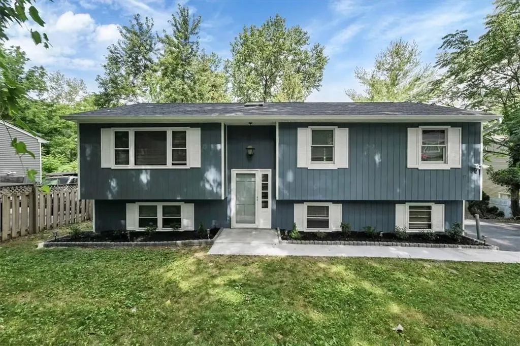 17 W Dogwood Drive Poughkeepsie NY 12601