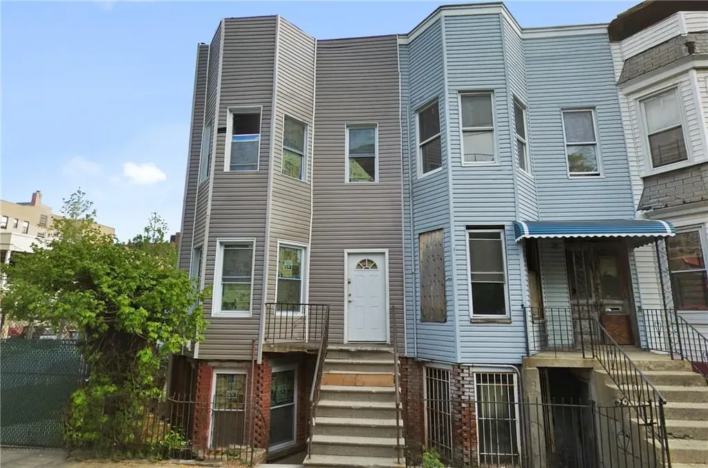 653 Jefferson Place Bronx NY 10456