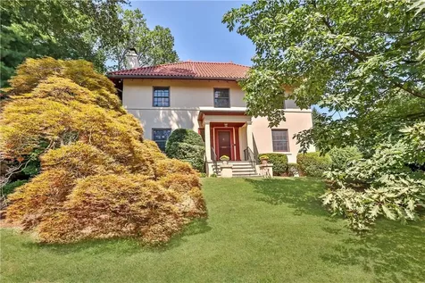 246 Beechmont Drive New Rochelle NY 10804