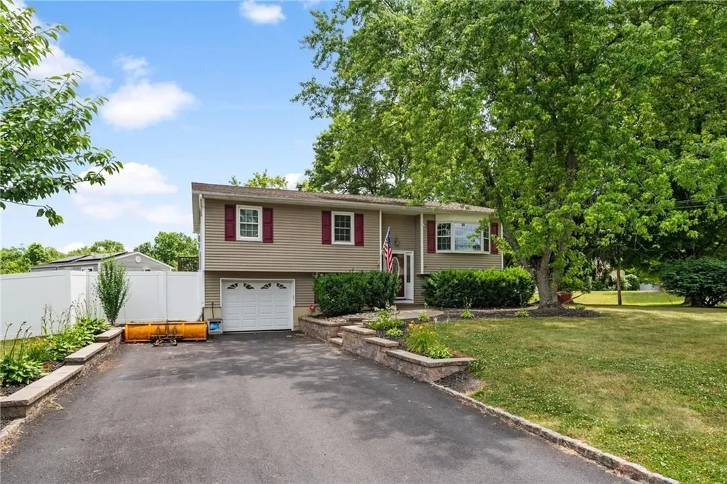 12 Buckingham Drive Newburgh NY 12550