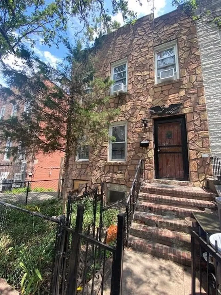 722 Taylor Avenue Bronx NY 10473