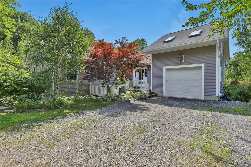 26 Ganzer Lane Gardiner NY 12525