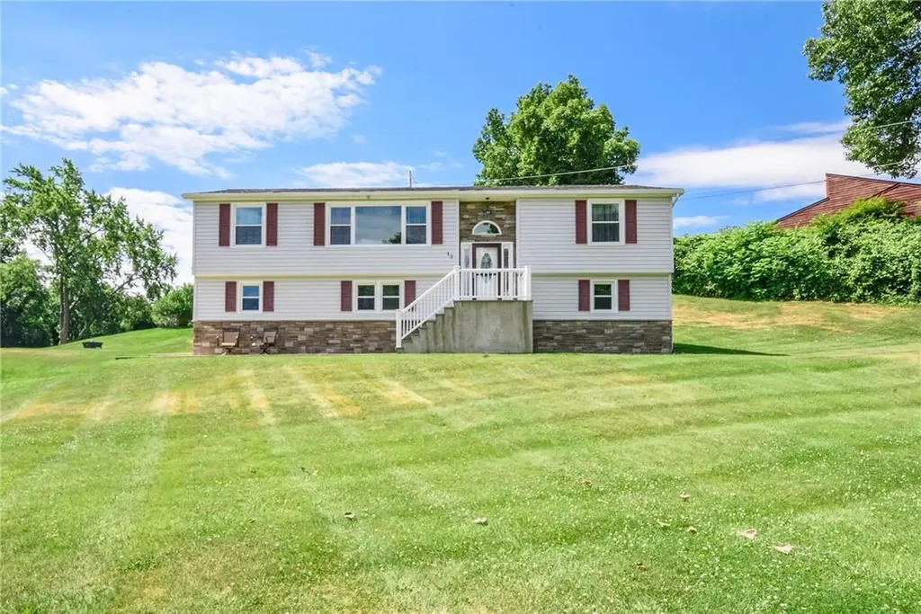 17 Seneca Lane Milton NY 12547