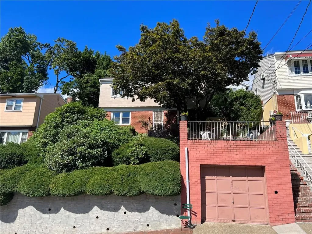 197 Rockne Road Yonkers NY 10701
