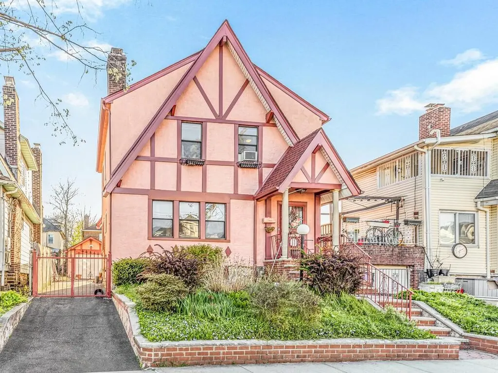 4043 Seton Avenue Bronx NY 10466