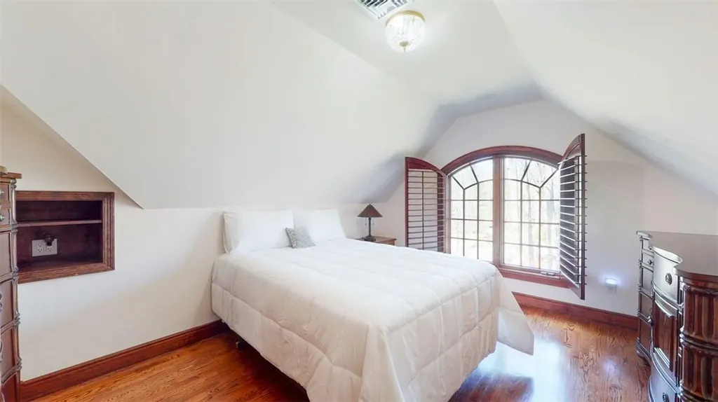 14 Conant Valley Road Pound Ridge NY 10576