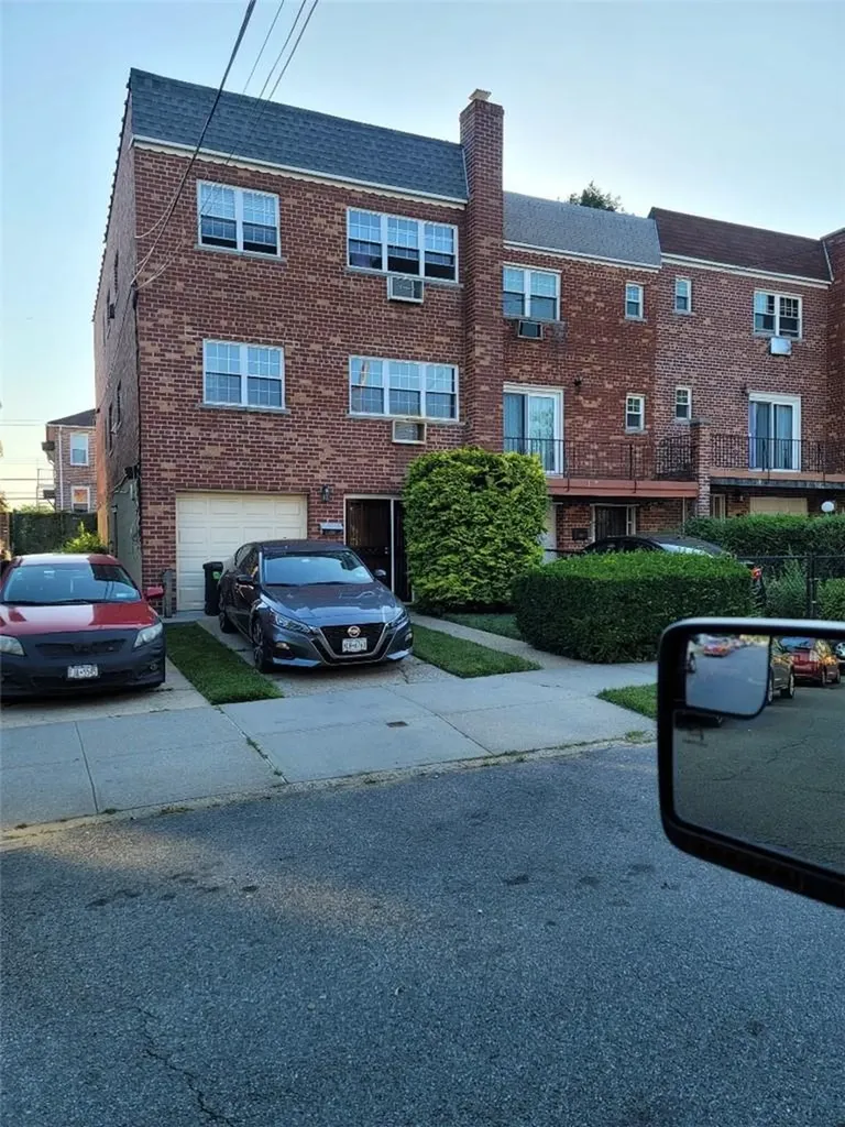 4025 Seton Avenue Bronx NY 10466