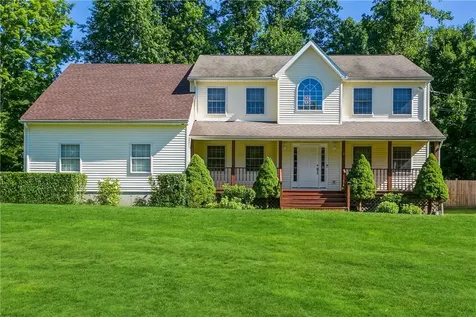 8 Carole Place Mahopac NY 10541
