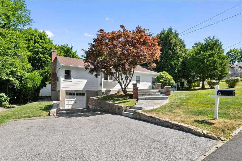 13 Indian Trail White Plains NY 10603
