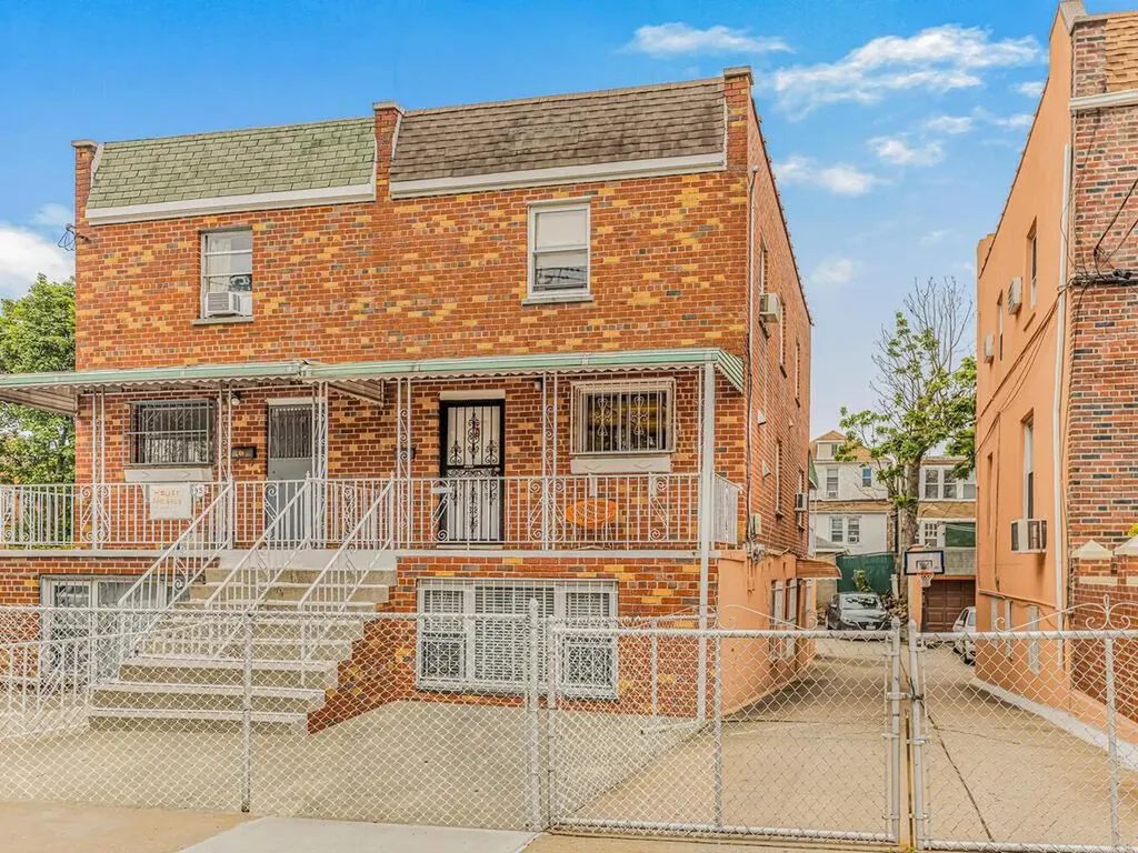 1950 Blackrock Avenue Bronx NY 10472