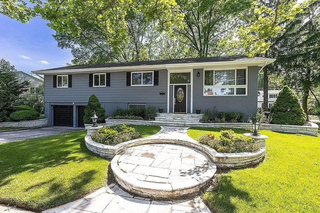 129 Marcus Avenue New Hyde Park NY 11040