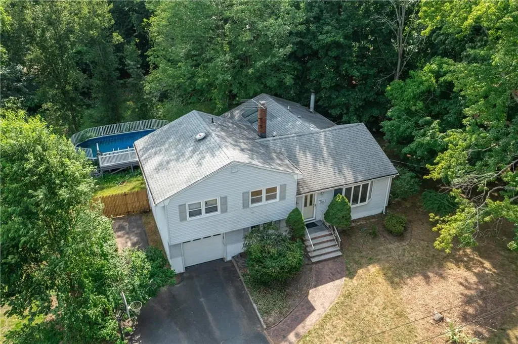 83 Pine Tree Lane Tappan NY 10983