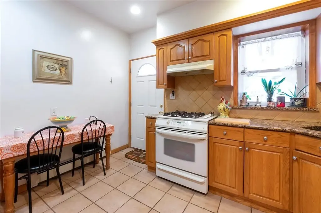 109 Aka 111 Sumner Avenue Yonkers NY 10704