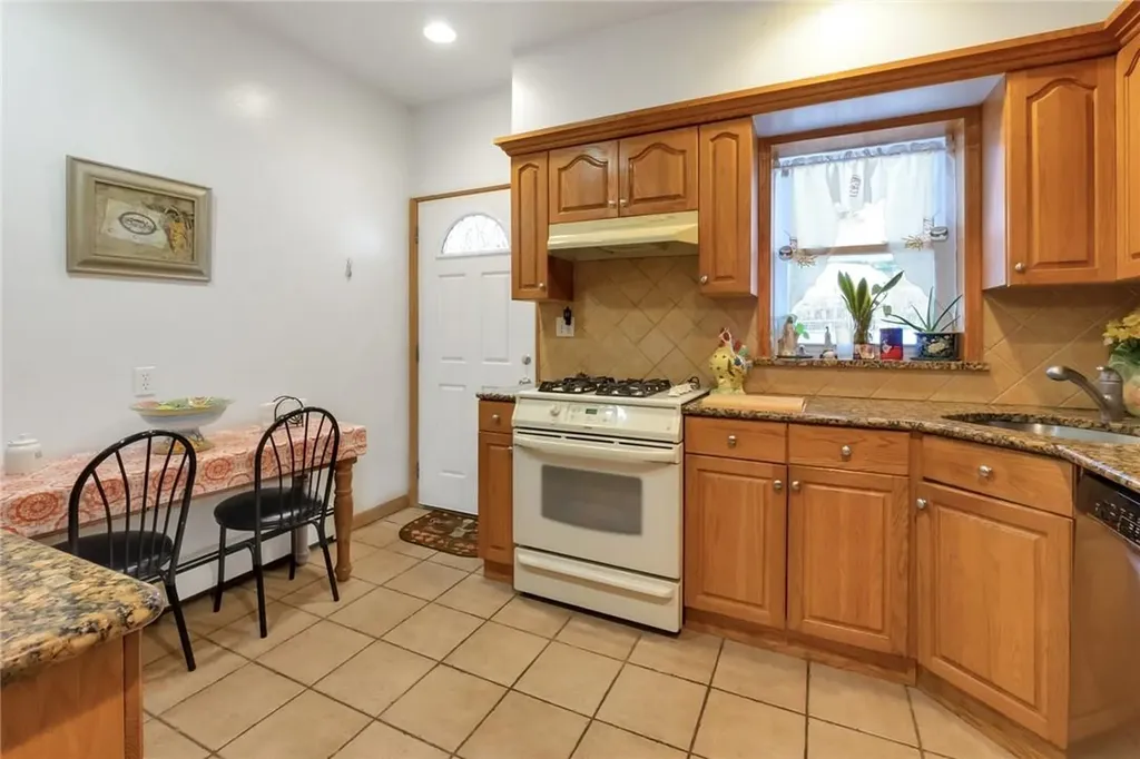 109 Aka 111 Sumner Avenue Yonkers NY 10704