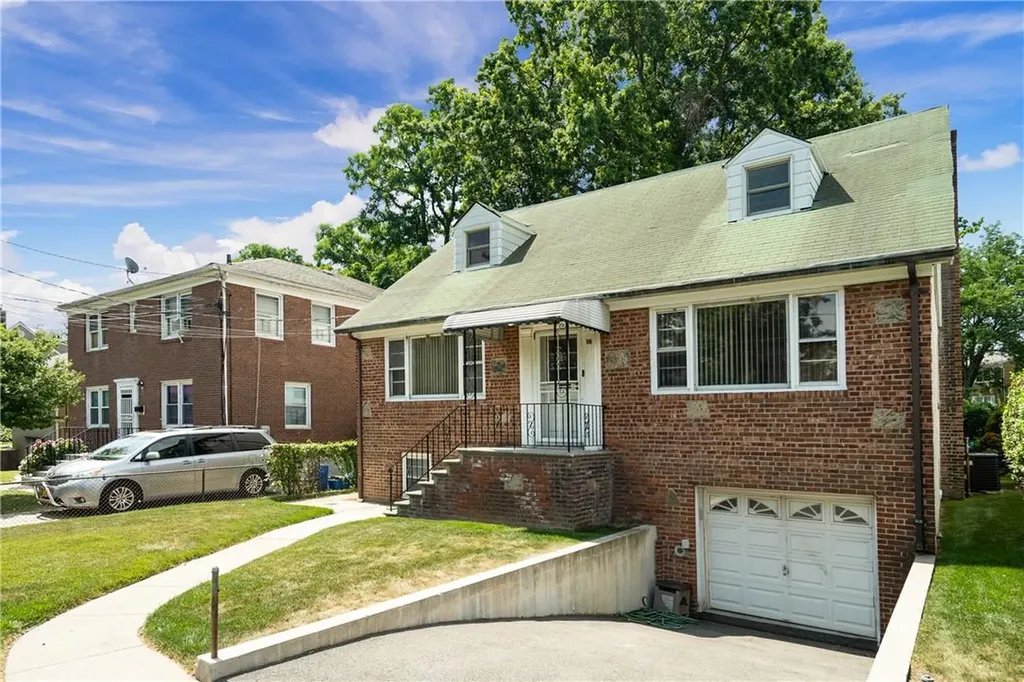 106 W Kingsbridge Road Mount Vernon NY 10550