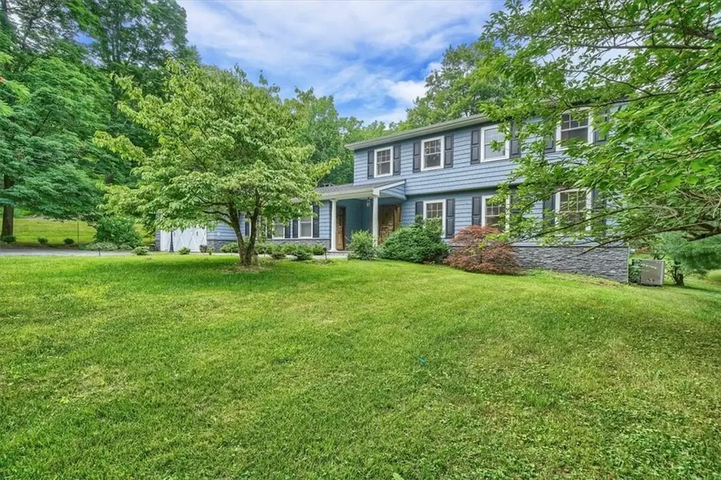 1 Nanuk Road Hopewell Junction NY 12533