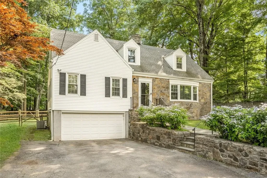 16 Roaring Brook Road Chappaqua NY 10514